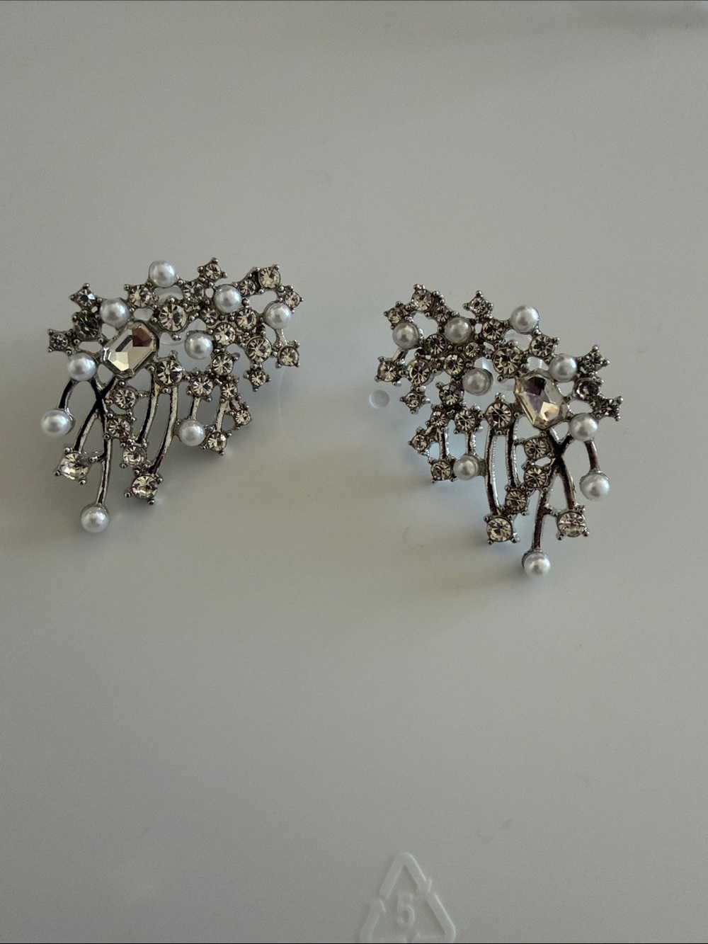 Women’s Silver Pearl & Crystal Statement Earrings new rhinestone